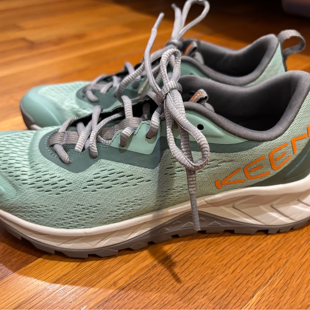 Keen Versacore Granite Green/Tangerine women’s sneaker